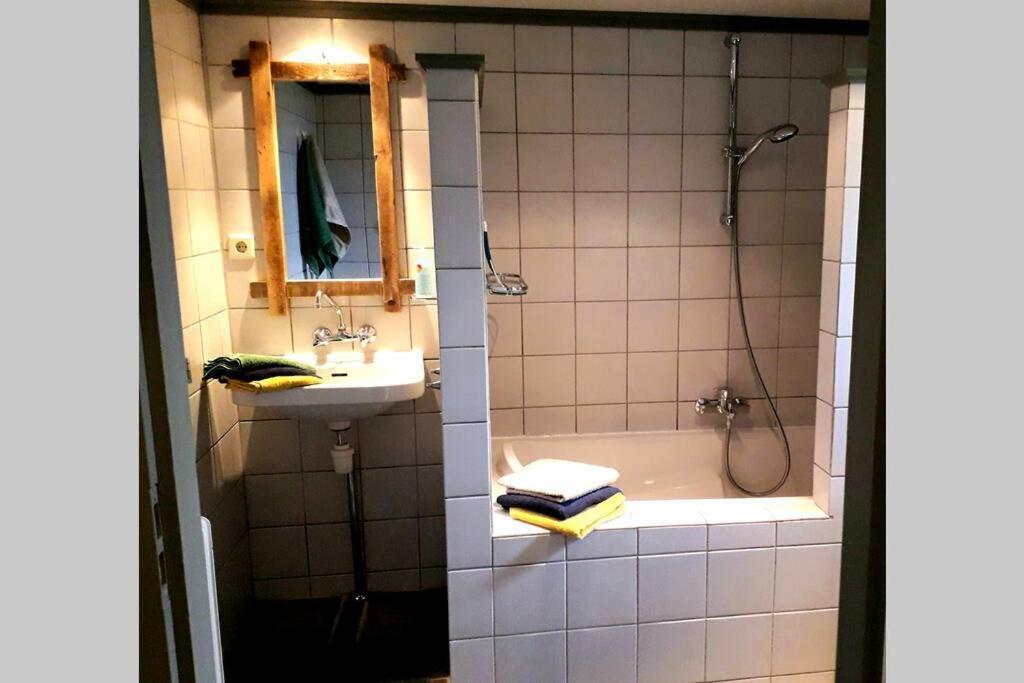 Logeren Op De Thoolse Parel Vakantiehuis Stavenisse Esterno foto